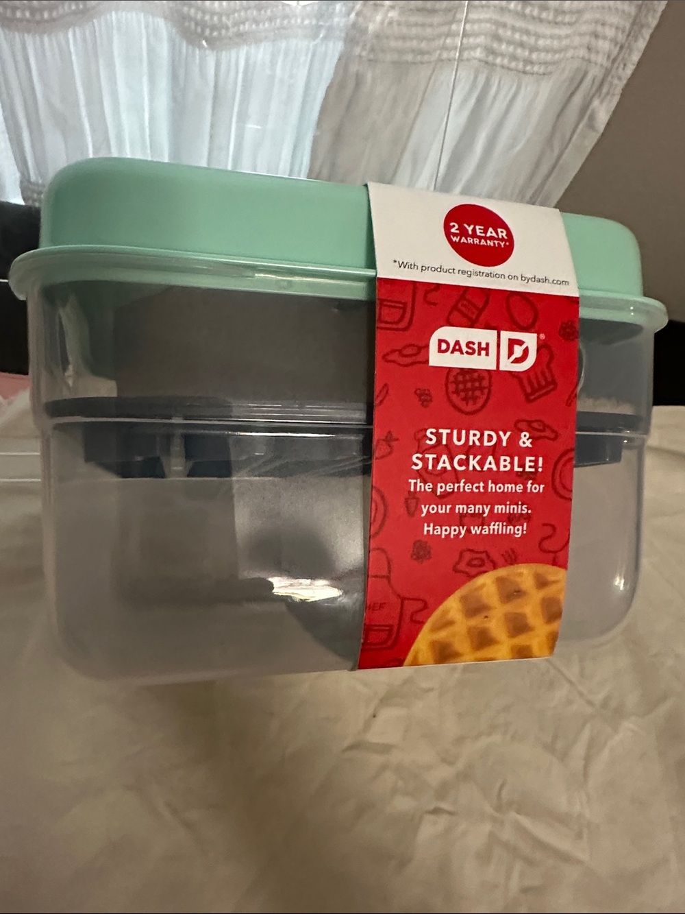 Storage box for small plates or waffles by Dash NWT